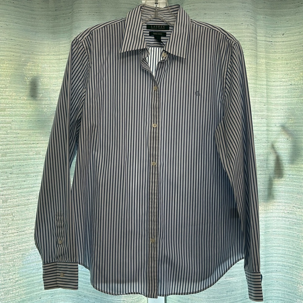 Women’s Ralph Lauren Button Up Size Large